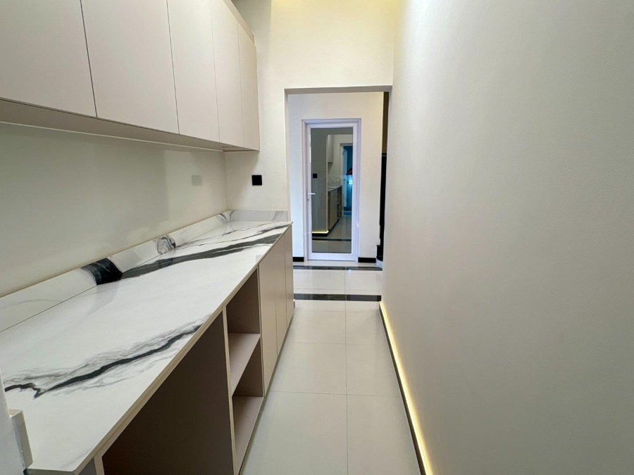 4 Bedroom Property for Sale in Sandown Western Cape